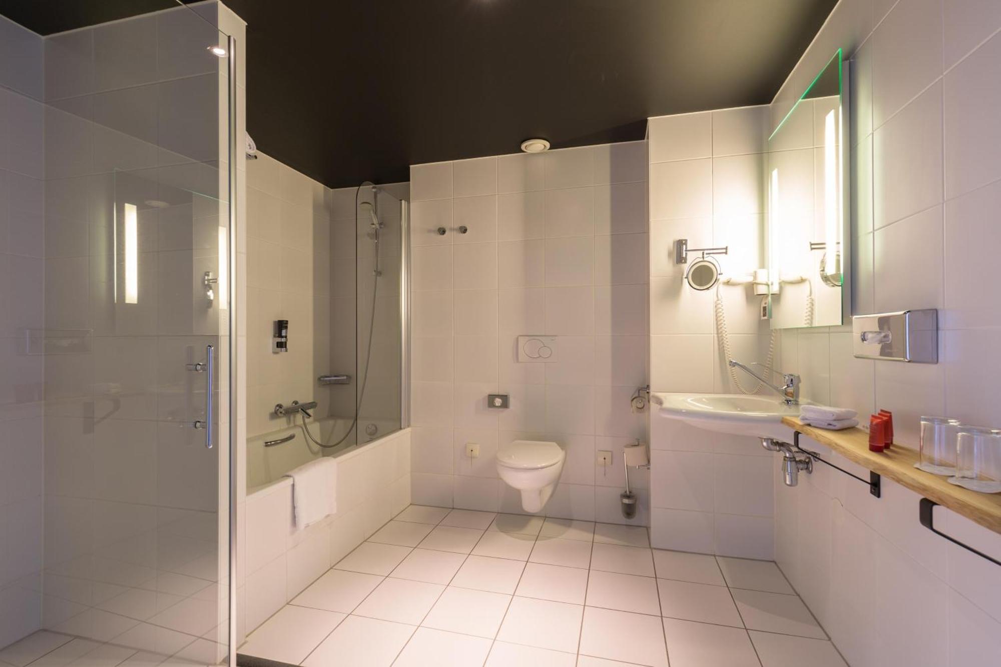 Leonardo Hotel Almere City Center Ngoại thất bức ảnh